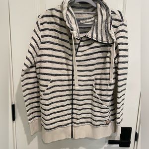 Super cozy Roxy zip sweater